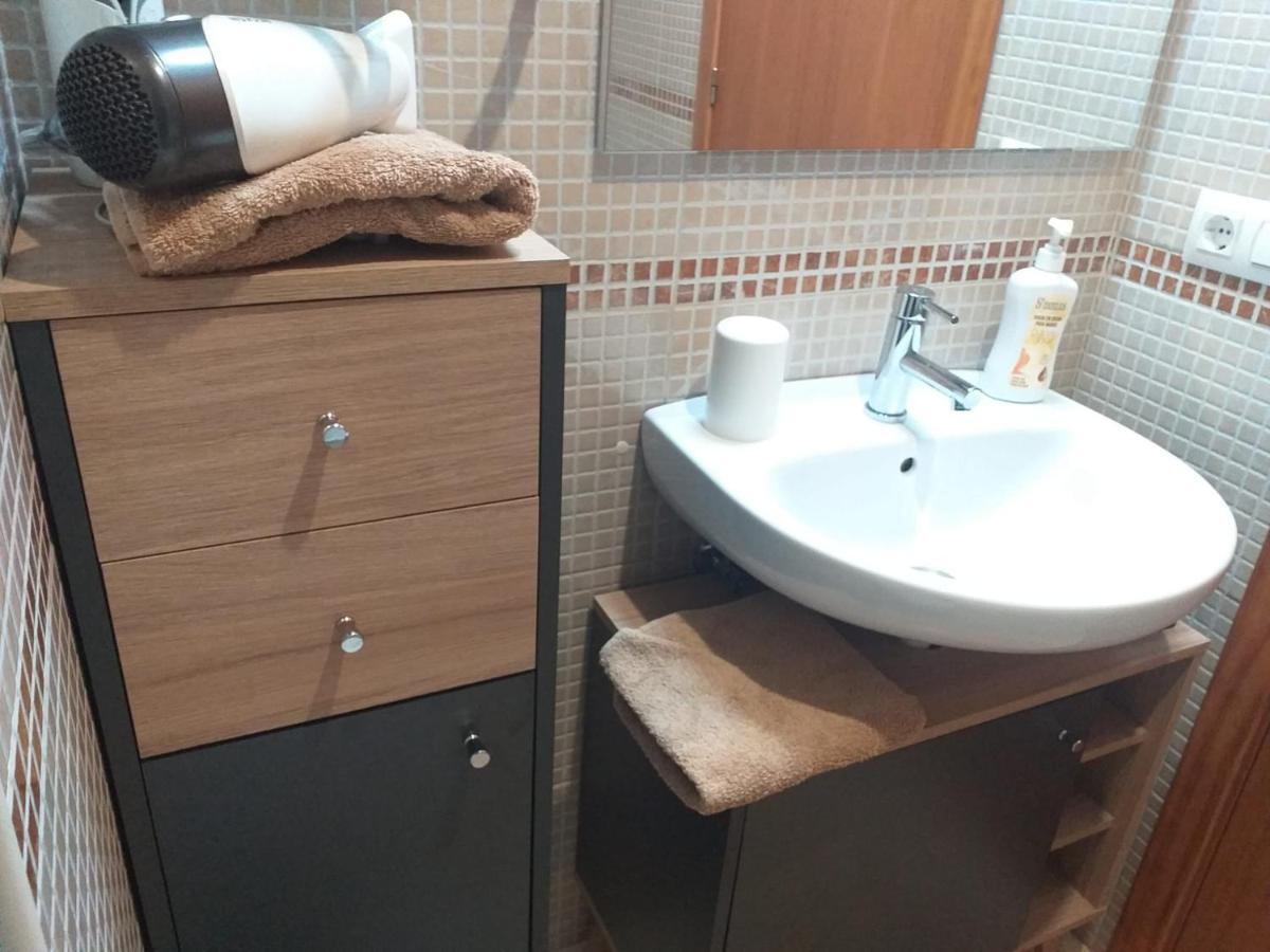 Centrico Y Acogedor Apartamento Girona Luaran gambar